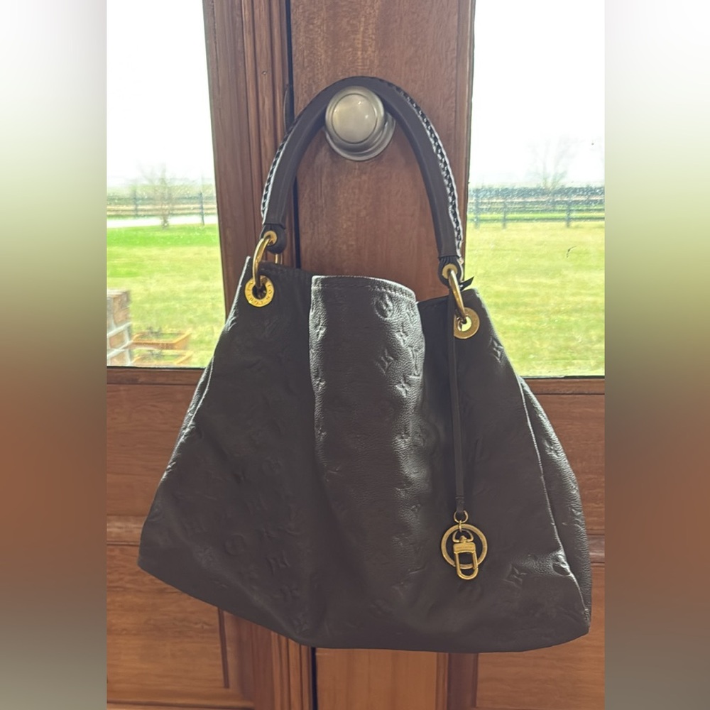 Brown Louis Vuitton purse